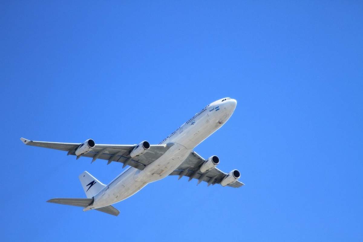 10 lucruri bizare care se întâmplă cu corpul tău în timp ce eşti în avion. La numărul 2 sigur nu te-ai fi aşteptat