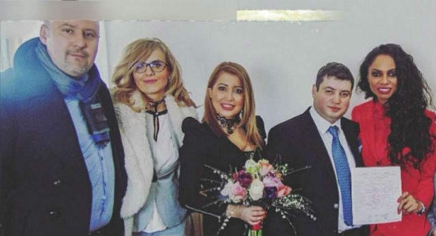 Laurette şi-a făcut o nouă schimbare! Nu-ţi poţi lua privirea de la modelul de ciocolată! Avem imaginile