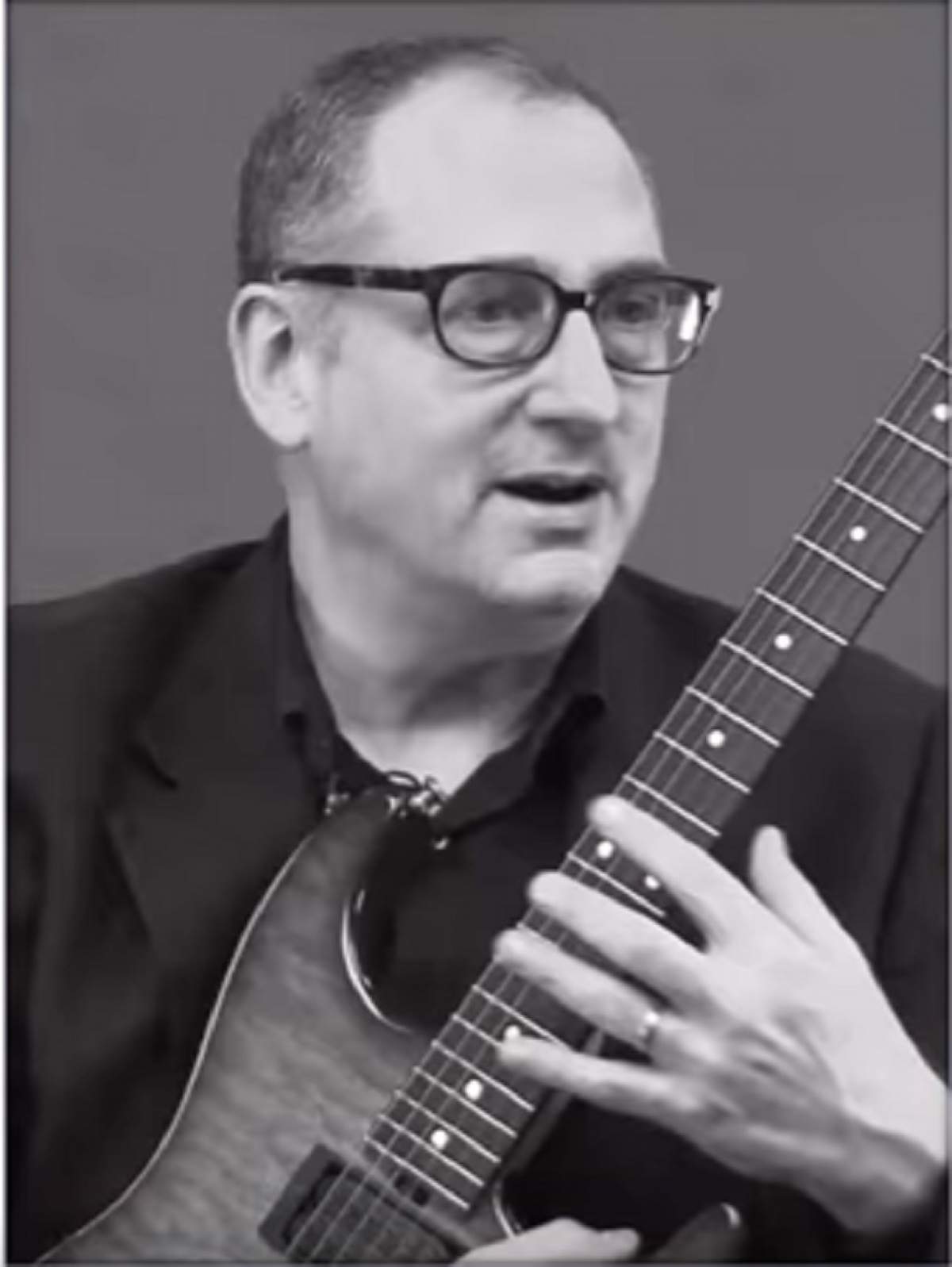 Chitaristul de jazz Chuck Loeb a murit de cancer. Avea 61 de ani