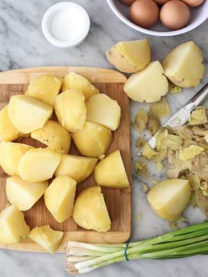 Cum să prepari cea mai bună salată de cartofi! Provoacă dependenţă!