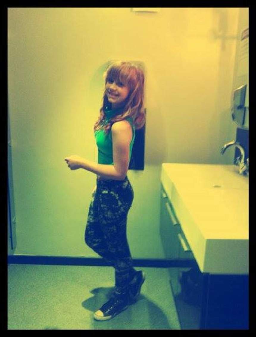 FOTO / O fată de 14 ani s-a spânzurat. Motivul sinuciderii l-a scris în jurnal. "Am vrut să uit totul"