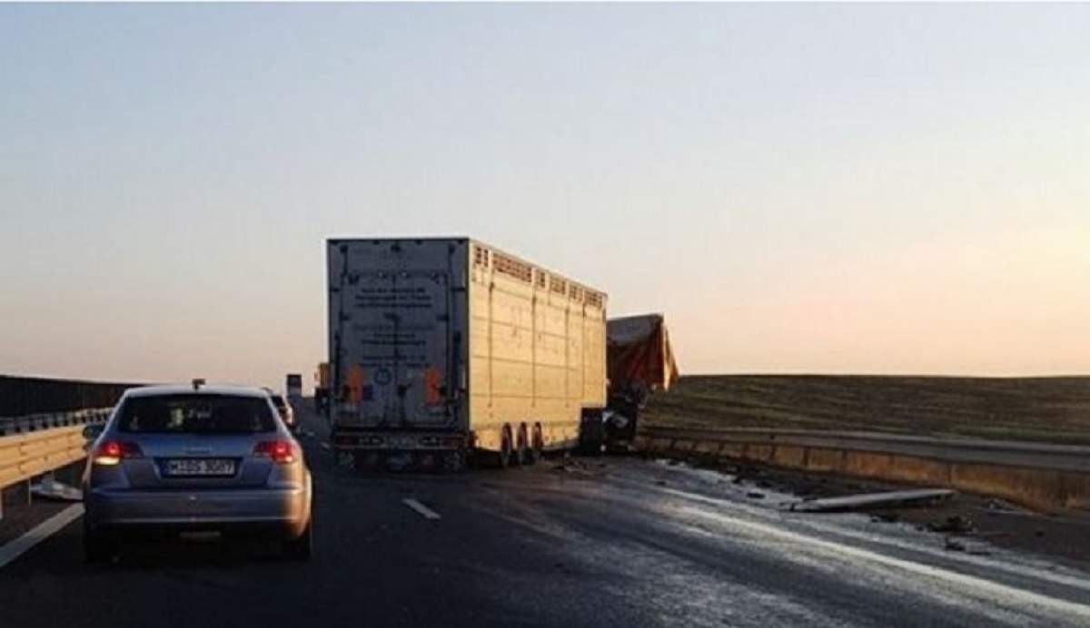 Accident rutier pe Autostrada Timişoara – Arad. Doi şoferi de tir au murit în urma unui impact violent