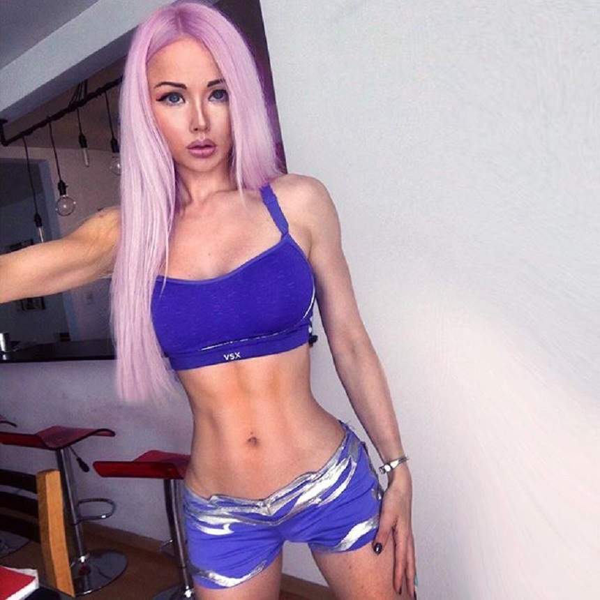 FOTO / Îţi mai aminteşti de Valeria Lukyanova, păpuşa Barbie care a şocat cu operaţiile estetice? Ce s-a ales de ea şi cum a ajuns să arate