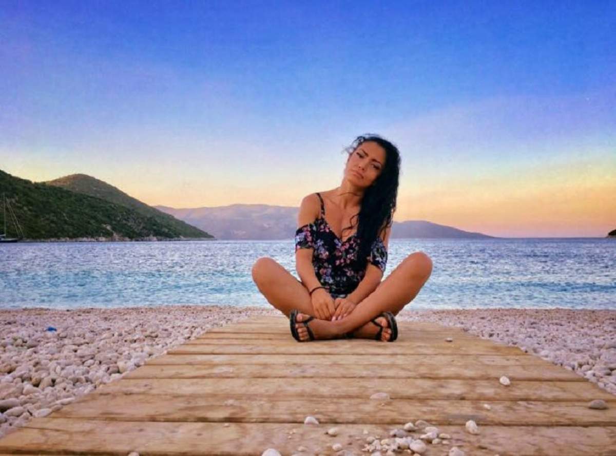 FOTO / Andreea Mantea a intrat în "reparaţii" după vacanţă! Ce intervenţie şi-a făcut focoasa brunetă