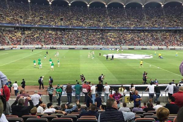 VIDEO / Scandal mare pe stadion la meciul FCSB - Sporting! S-au aruncat cu torțe, iar jandarmii au intervenit de urgență