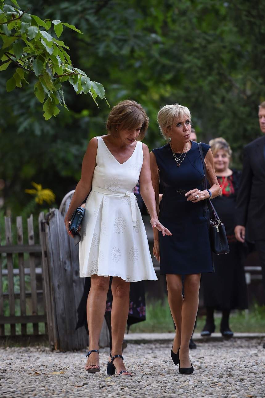 FOTO / Brigitte Macron a atras privirile la vizita în România! Detaliul jenant care a ieşit la iveală d-abia acum