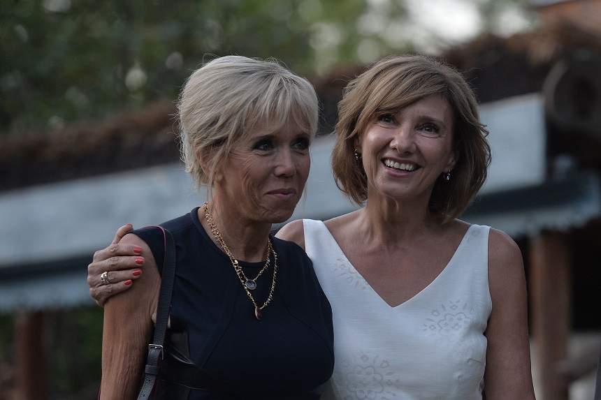 FOTO / Brigitte Macron a atras privirile la vizita în România! Detaliul jenant care a ieşit la iveală d-abia acum