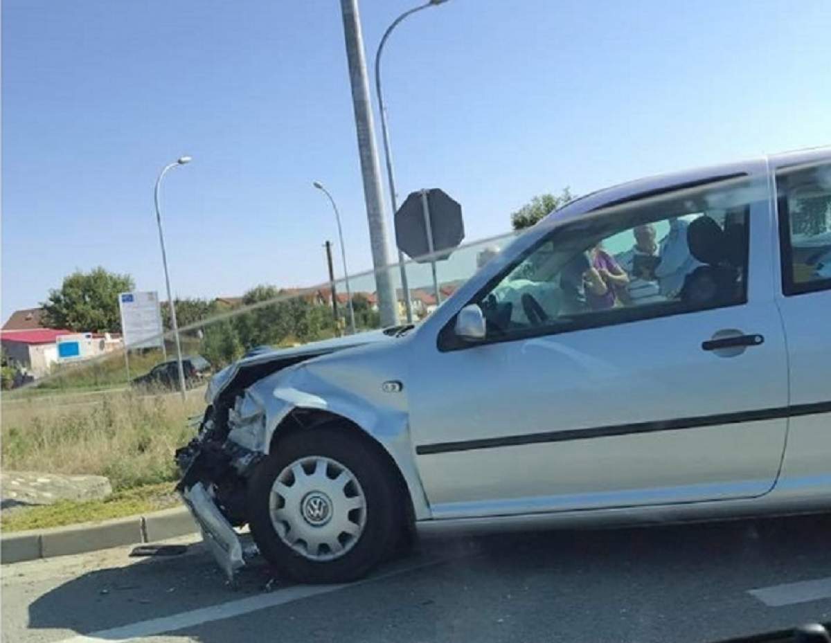 FOTO / Accident pe DN 1! Două handbaliste, victime înainte de marele meci