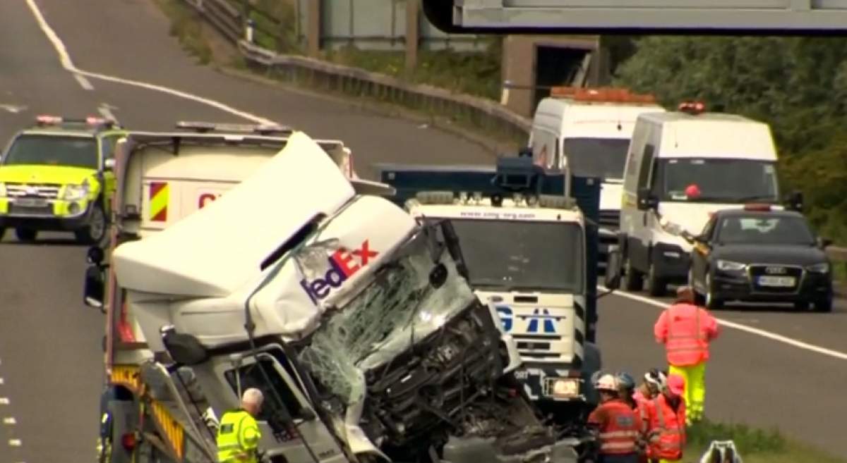 VIDEO / Accident violent pe autostradă: opt morţi şi patru răniţi, printre care şi un copil de cinci ani