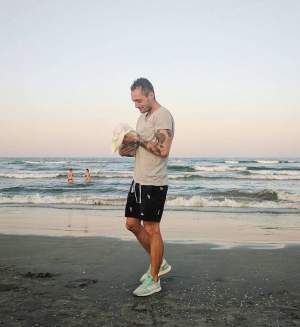 Vladimir Drăghia se însoară!?! Mărturisirea emoţionantă de pe plajă făcută iubitei a făcut valuri în rândul prietenilor