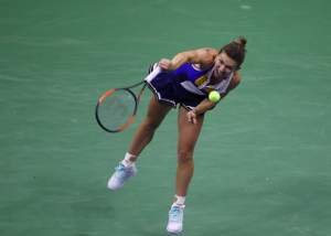 FOTO / Simona Halep, învinsă de Maria Şarapova în primul tur la US Open. Ce au spus la finalul meciului