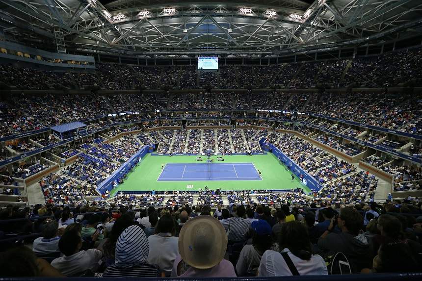 FOTO / Simona Halep, învinsă de Maria Şarapova în primul tur la US Open. Ce au spus la finalul meciului