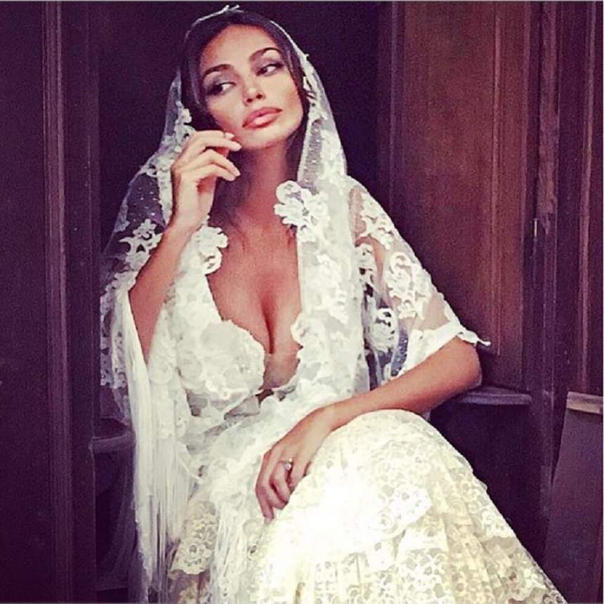 FOTO / Mădălina Ghenea s-a căsătorit? Fotografia ţinută ascunsă până acum cu care şi-a pus pe jar admiratorii