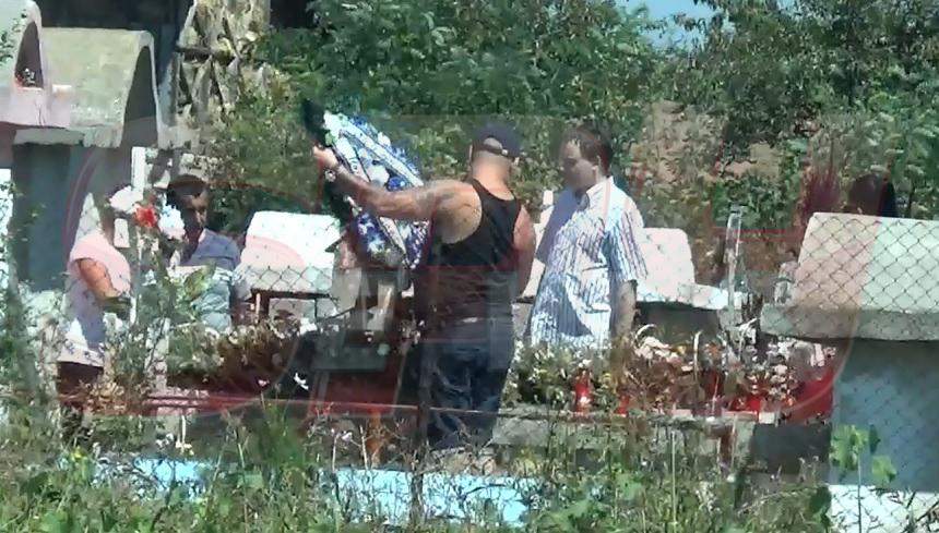 Denisa Răducu nu a fost uitată! Imagini copleşitoare de la mormântul vedetei / VIDEO PAPARAZZI