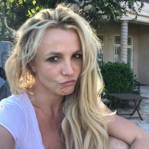 FOTO / Britney Spears și-a dat ”masca” jos! Celebra artistă a arătat cum arată complet nemachiată