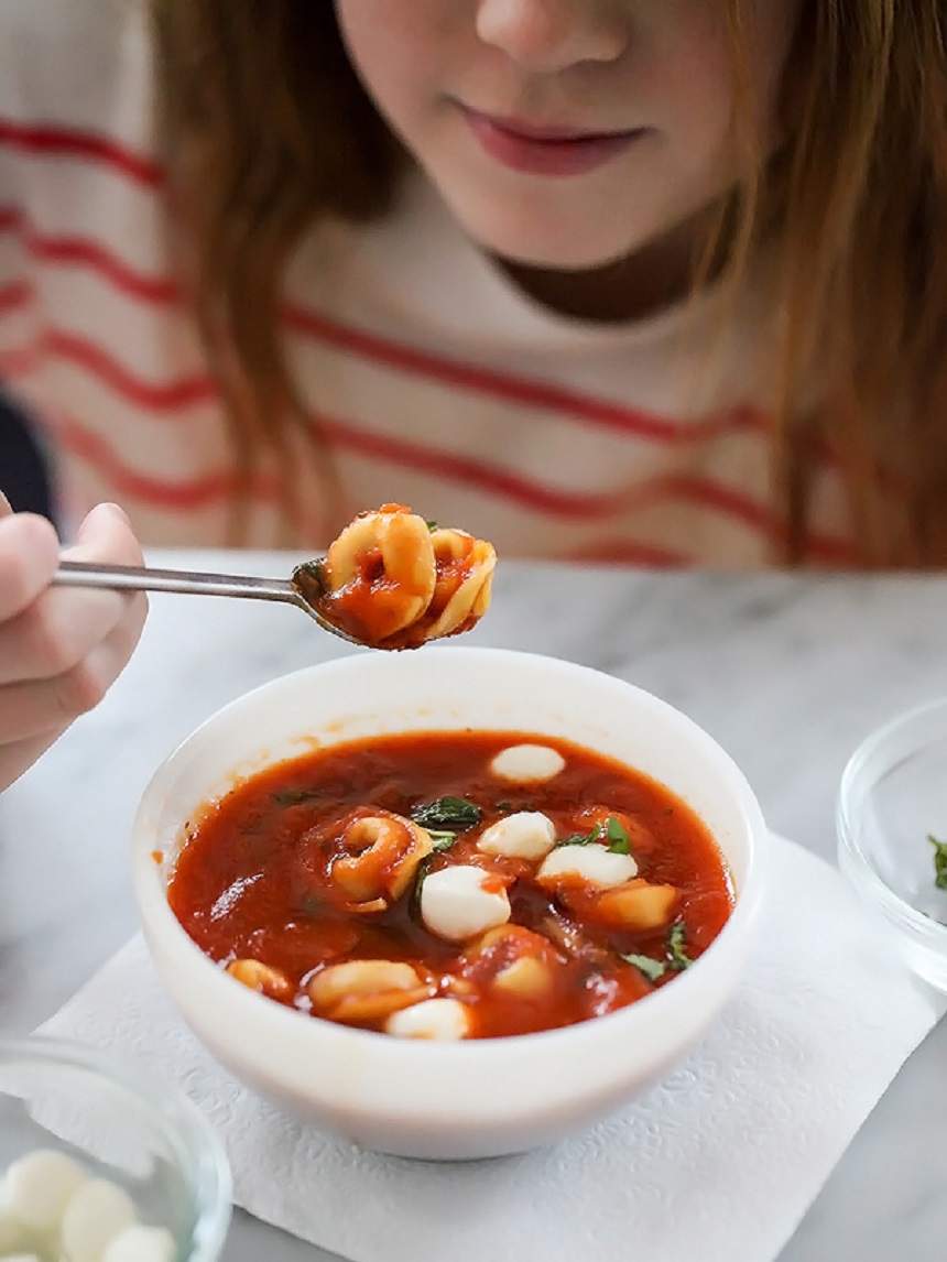 Supă de roşii cu tortellini