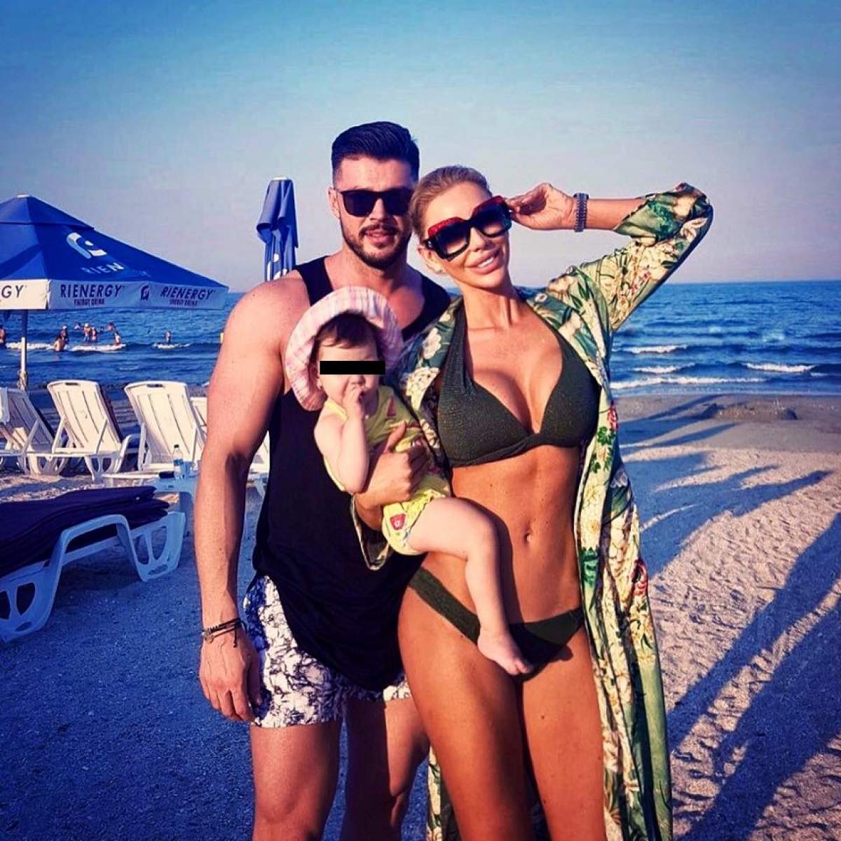 FOTO / Bianca Drăguşanu şi fetiţa, două dive de senzaţie la Marea Neagră! Uite cum sunt îmbrăcate cele două