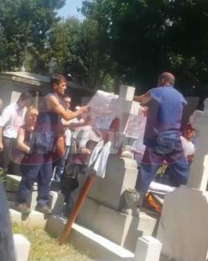 VIDEO PAPARAZZI / Durere fără margini pentru Marius Ţeicu! Scriul cu trupul neînsufleţit al fiicei sale a fost coborât în mormânt!