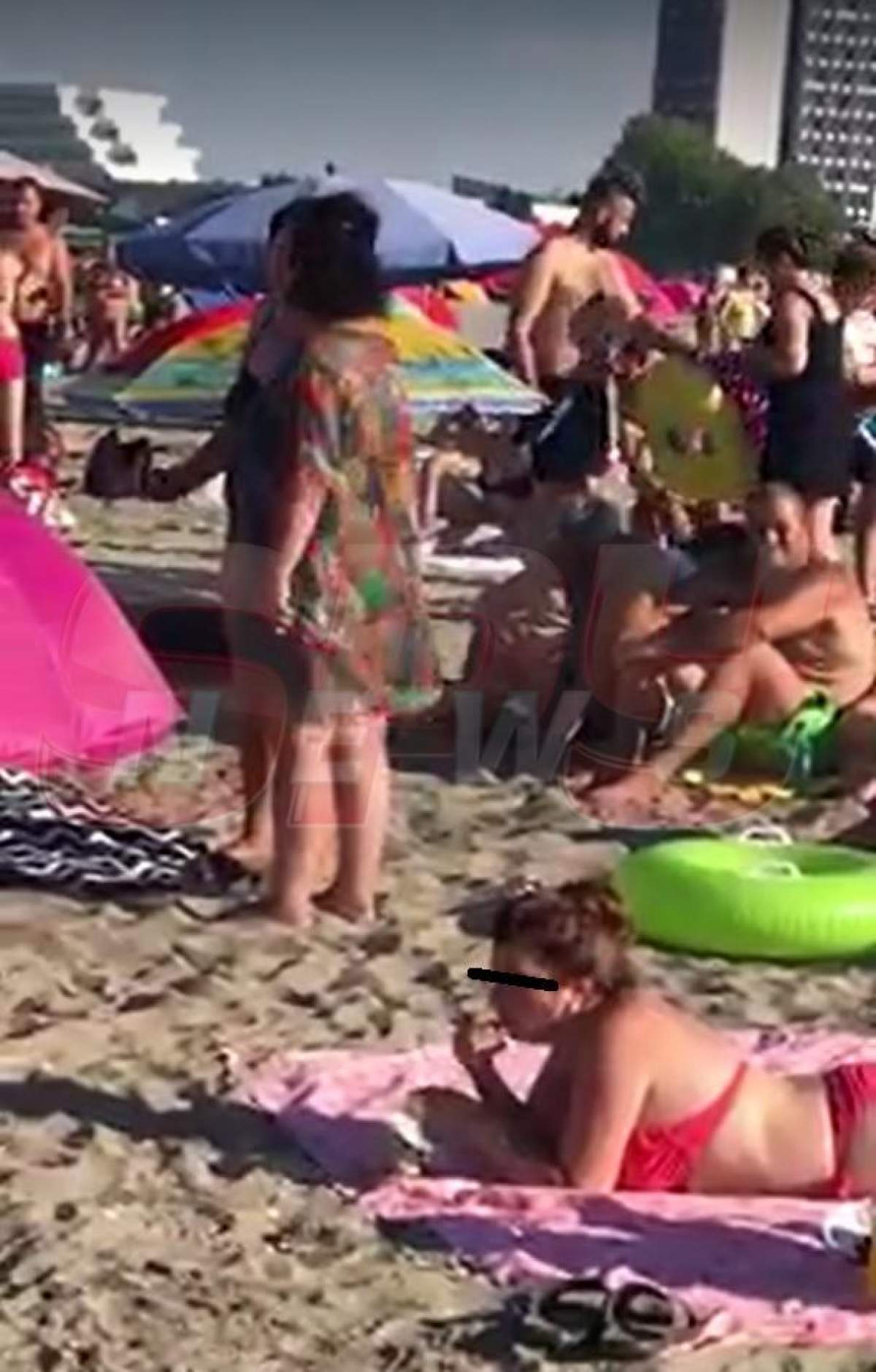 Video scandalos cu o piţipoancă tupeistă, pe plajă! I-a scos din minţi pe cei din jur