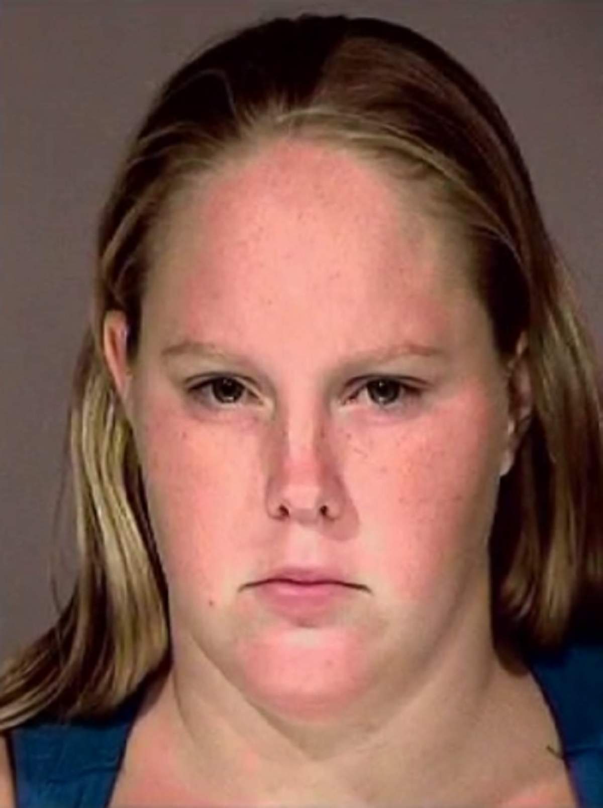 FOTO / Şi-a obligat verișoara de 10 ani să mănânce excremente de câine şi a închis-o într-un coş de plastic. Ce a urmat e cumplit