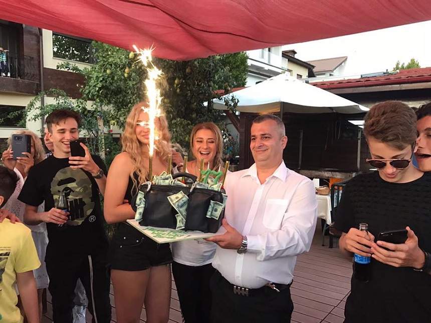 FOTO / Opulență și grandoare în familia Anamariei Prodan! Invitații au rămas cu gura căscată când au văzut ce tort a avut Sarah