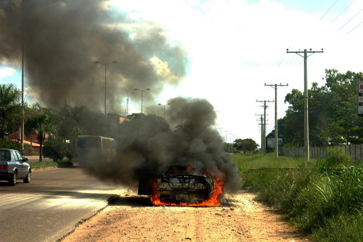 Un bărbat ars de viu într-un accident GRAV! Scene ŞOCANTE pe DN2