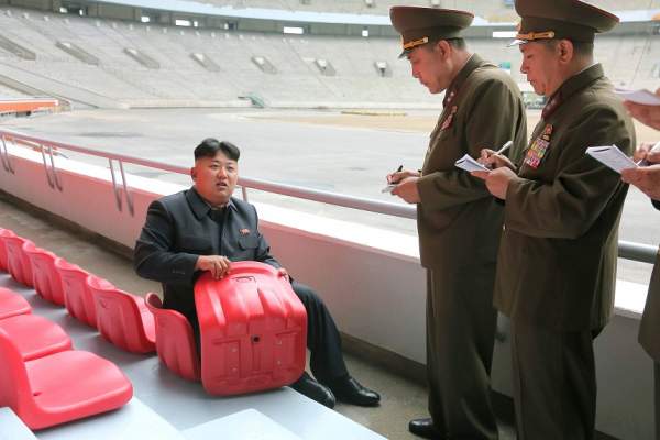 ULUITOR! Cu ce echipă de fotbal ţine dictatorul Kim Jong-un