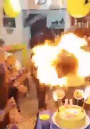 VIDEO / Imagini terifiante la o petrecere cu copii! A vrut să sufle în lumânări, dar ce a urmat este şocant