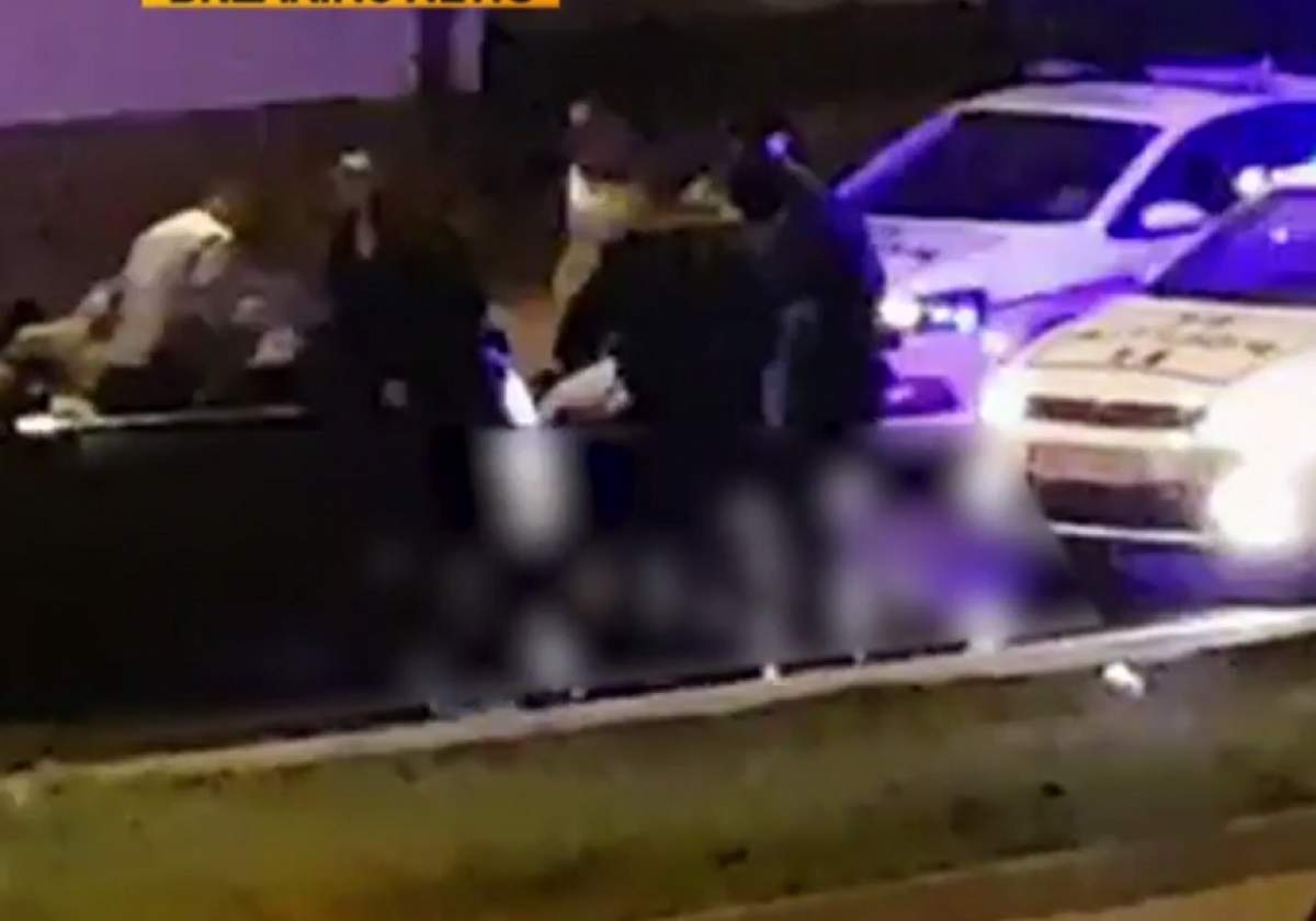 VIDEO / Bătaie pe o stradă din București! Polițiști și jandarmi au fost filmați în timp ce snopeau un șofer băut