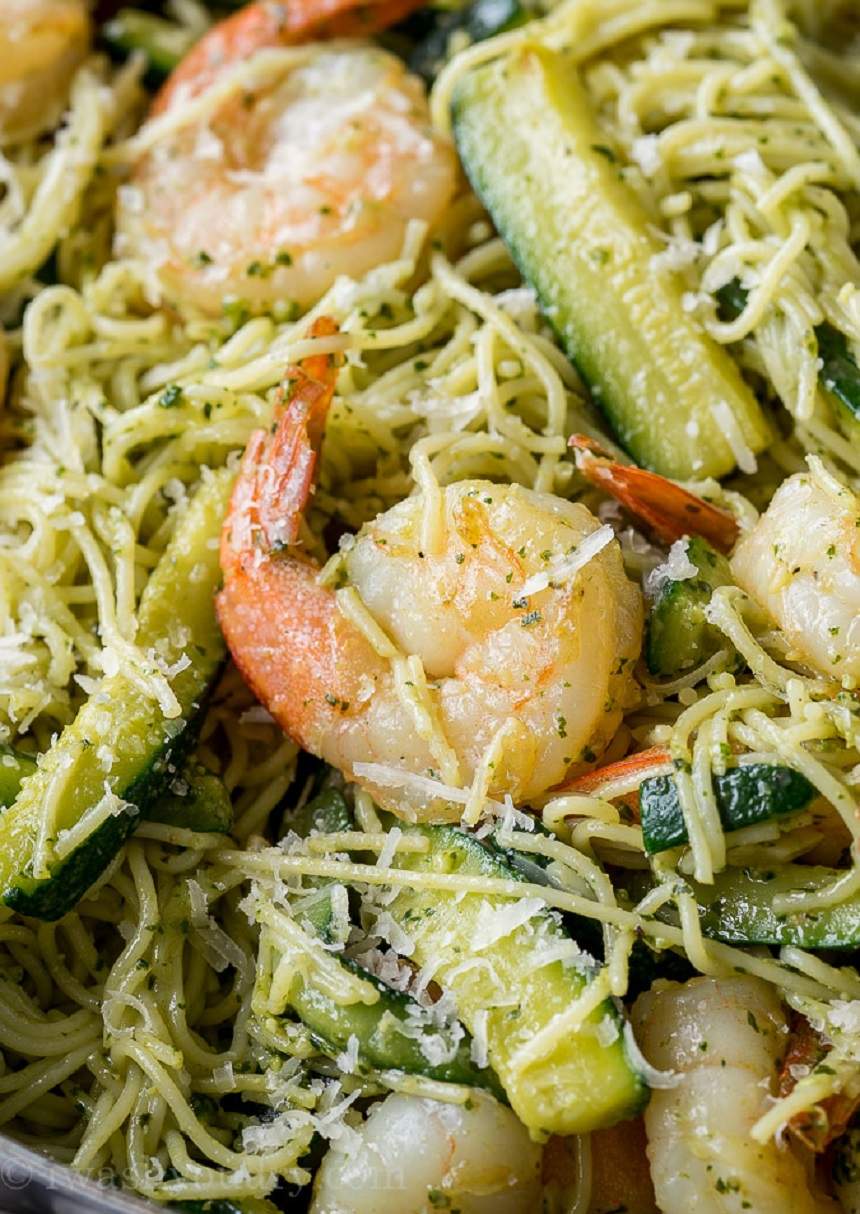 Spaghete cu creveţi şi dovlecei