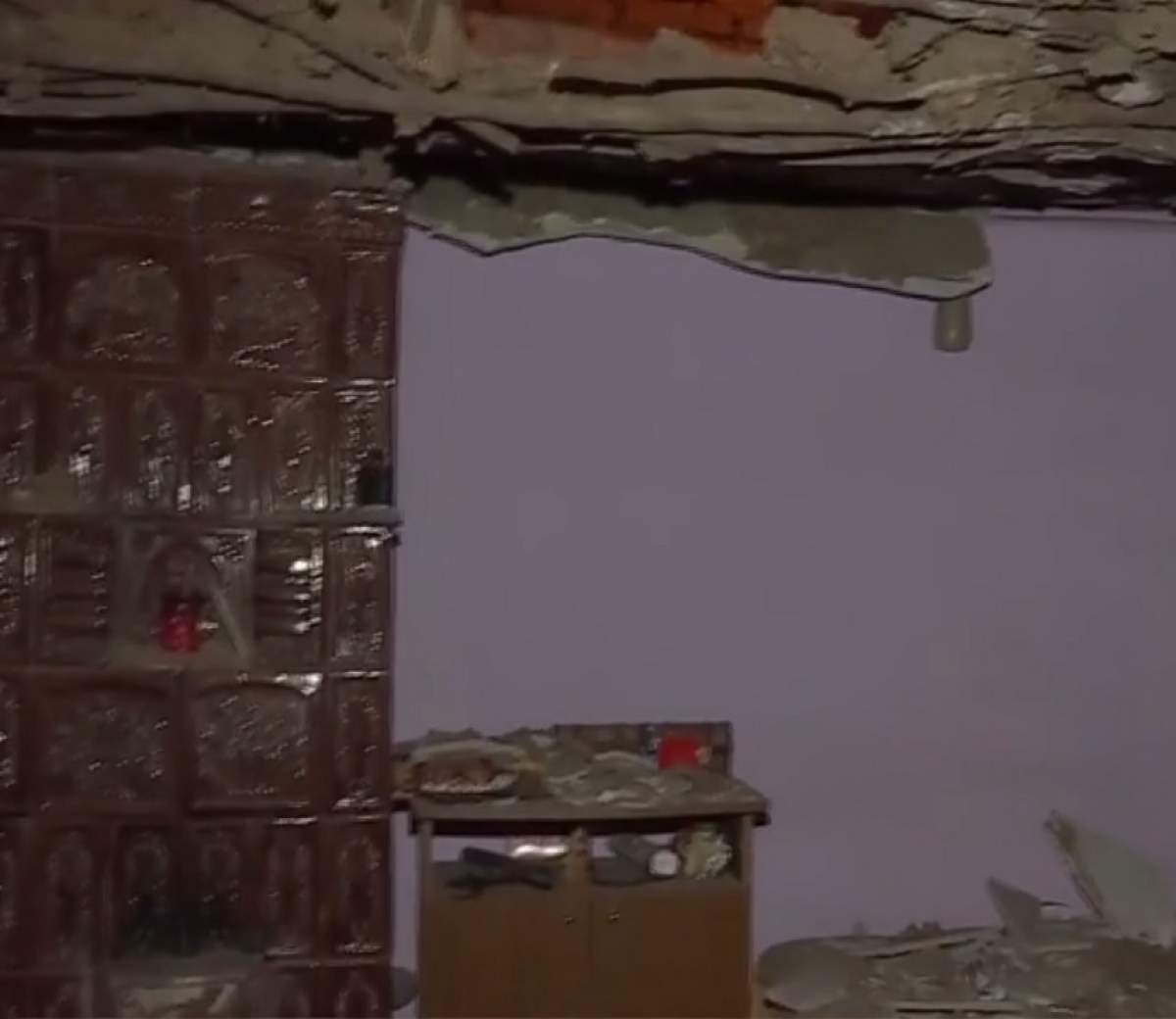 VIDEO / Explozie într-o locuinţă din Bucureşti! O femeia a intrat în comă şi a ajuns mutilată