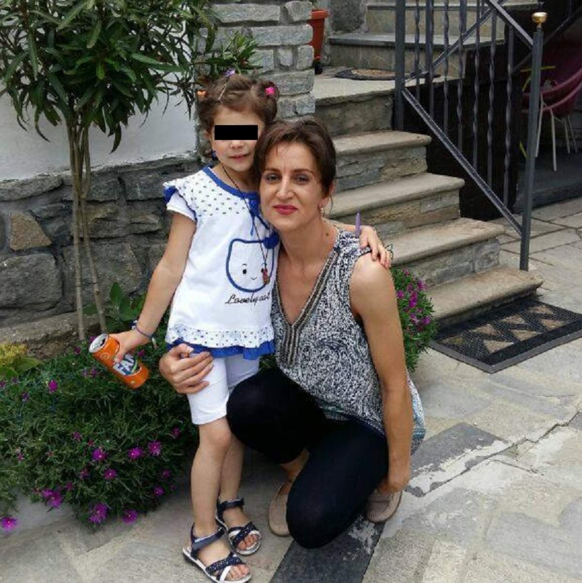 VIDEO / Crimă înfiorătoare în oraşul Torino! O româncă şi-a înjunghiat mortal fetiţa de 6 ani şi apoi s-a sinucis