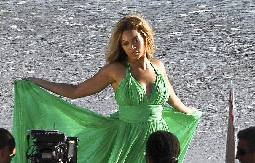 VIDEO / Beyonce şi-a mărit colecţia de vile! Imagini spectaculoase din cel mai nou palat pentru care a plătit o avere