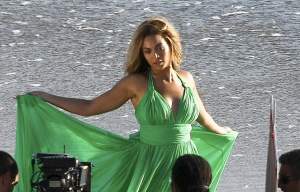 VIDEO / Beyonce şi-a mărit colecţia de vile! Imagini spectaculoase din cel mai nou palat pentru care a plătit o avere