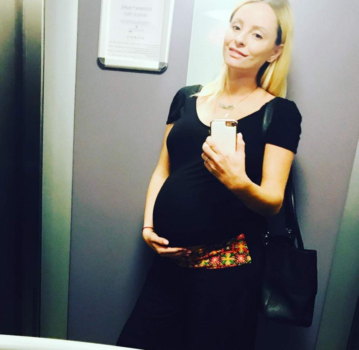 FOTO / Alexandra Bădescu a născut! Prima imagine cu fetiţa vedetei care nu a respectat sfaturile medicului în timpul sarcinii
