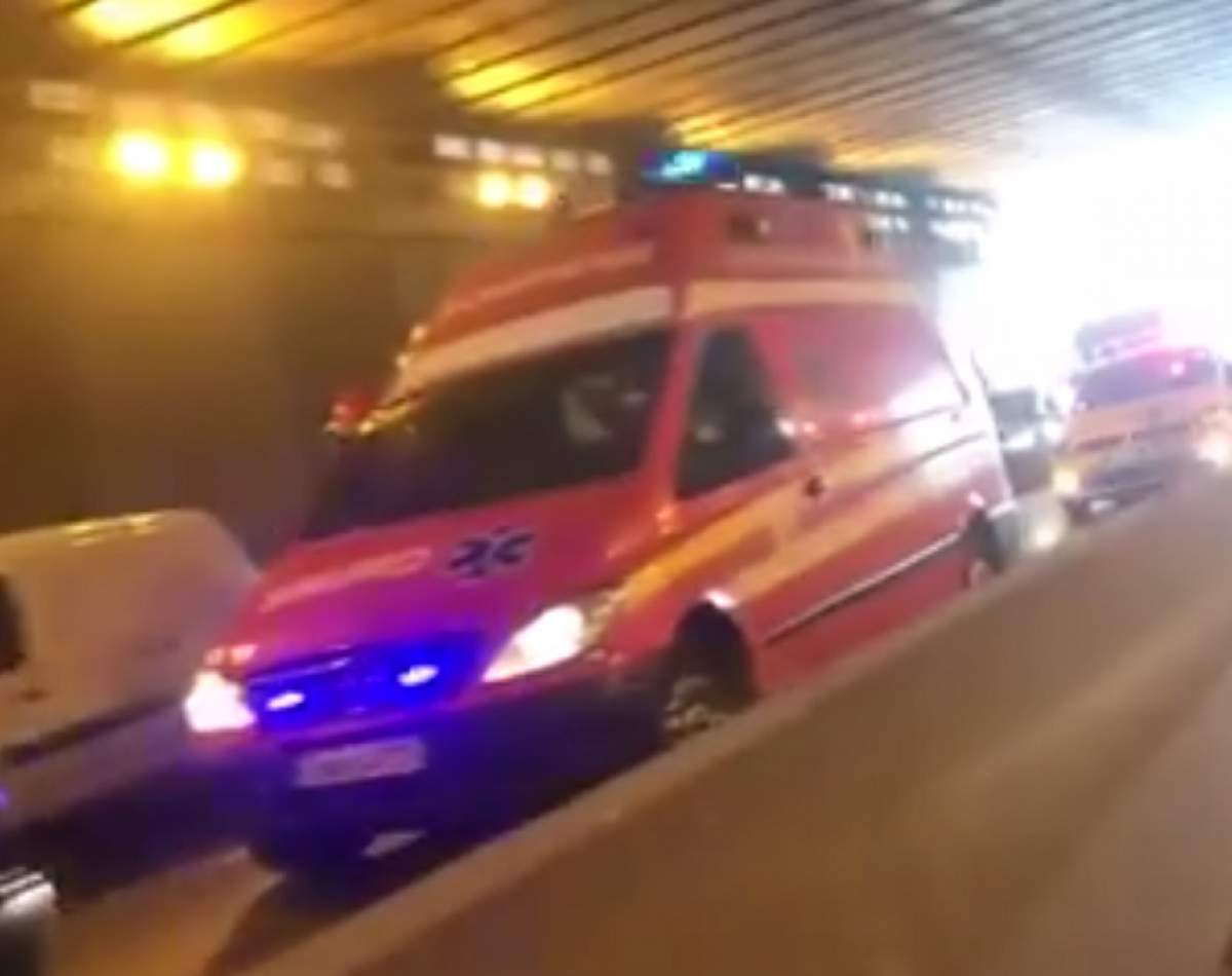VIDEO / Accident în lanţ în Bucureşti! Mai multe maşini s-au ciocnit în Pasajul Băneasa