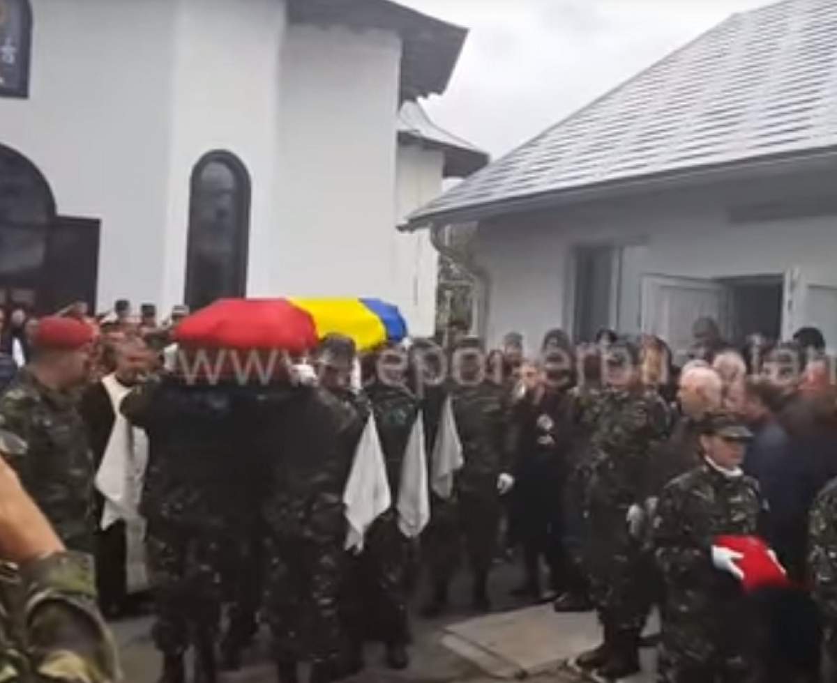 VIDEO / Cea mai tristă zi din viaţa familiei lui Mădălin Stoica, militarul mort în Afganistan! A fost condus pe ultimul drum