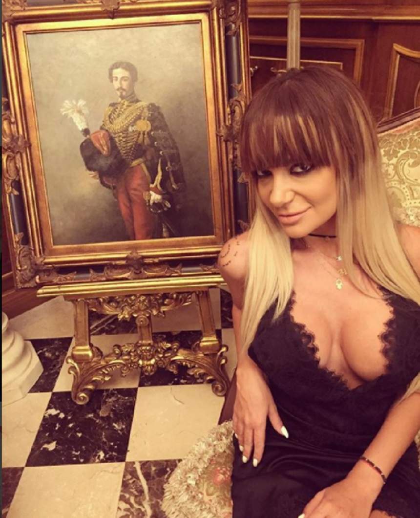 FOTO / Andreea Antonescu, cu silicoanele pe afară! Vedeta se mândreşte cu noul său bust voluminos