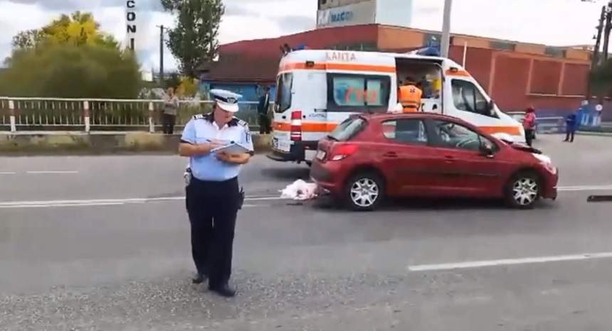 FOTO / Accident violent pe şoseaua Hunedoara-Deva. Un bărbat se află în comă