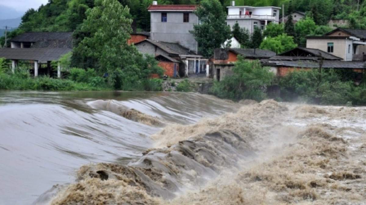 Alertă de la hidrologi! Ce ne aşteaptă în orele următoare