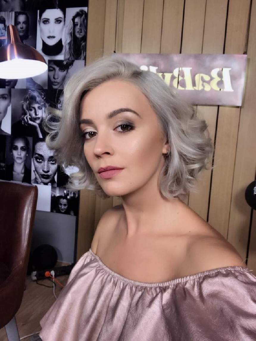 FOTO / Diana Dumitrescu şi-a schimbat look-ul! Vedeta a renunţat la culoarea blond a părului