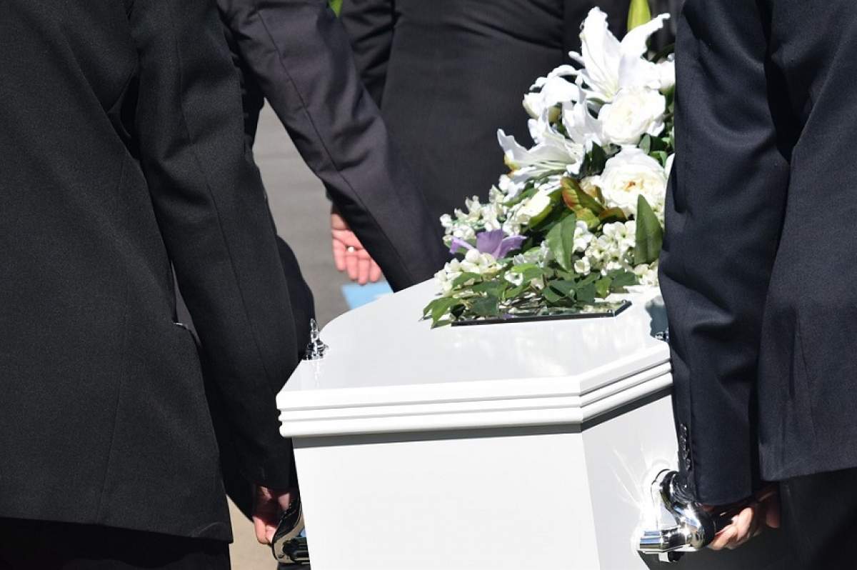 Noi reguli pentru înmormântare! Familia mortului riscă o amendă de 10.000 dacă nu le respectă