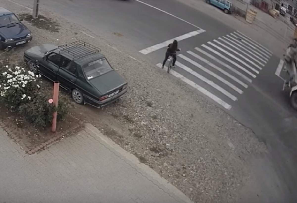VIDEO / Cutremurător. O fetiţă a fost spulberată pe trecerea de pietoni. A fost aruncată câţiva metri