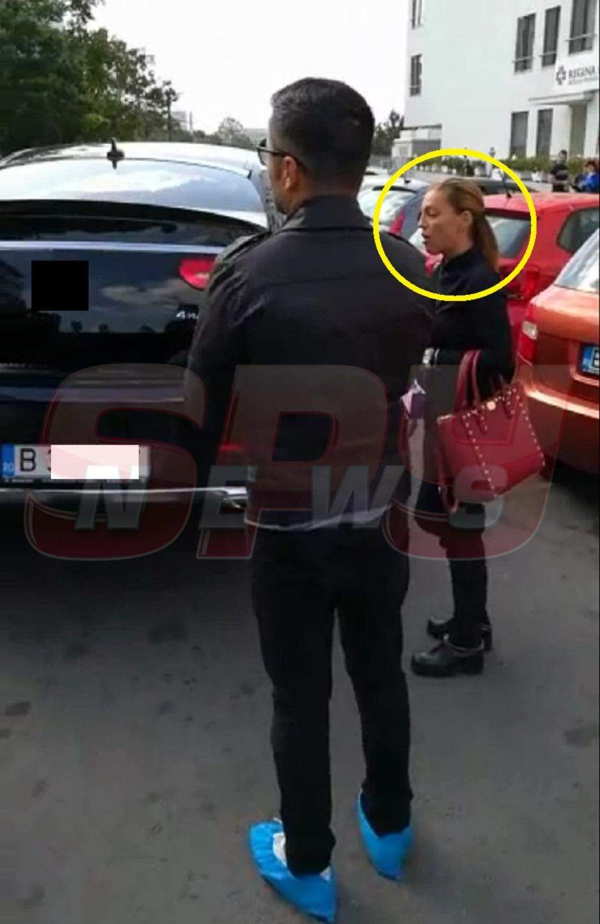 PAPARAZZI / Primele imagini cu naşii fetiţei lui Liviu Vârciu! Nu au venit cu mâna goală la bebeluşă