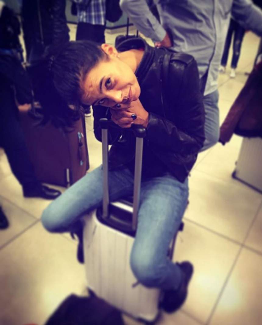 FOTO / Soția lui Cătălin Bordea s-a întors din vacanță! Cum a așteptat-o comediantul în aeroport: ”Veața mea”