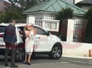 VIDEO / Simona Gherghe a îmbrăcat-o pe Ana Georgia ca pe o adevărată prințesă! Micuța a strălucit la botezul ei