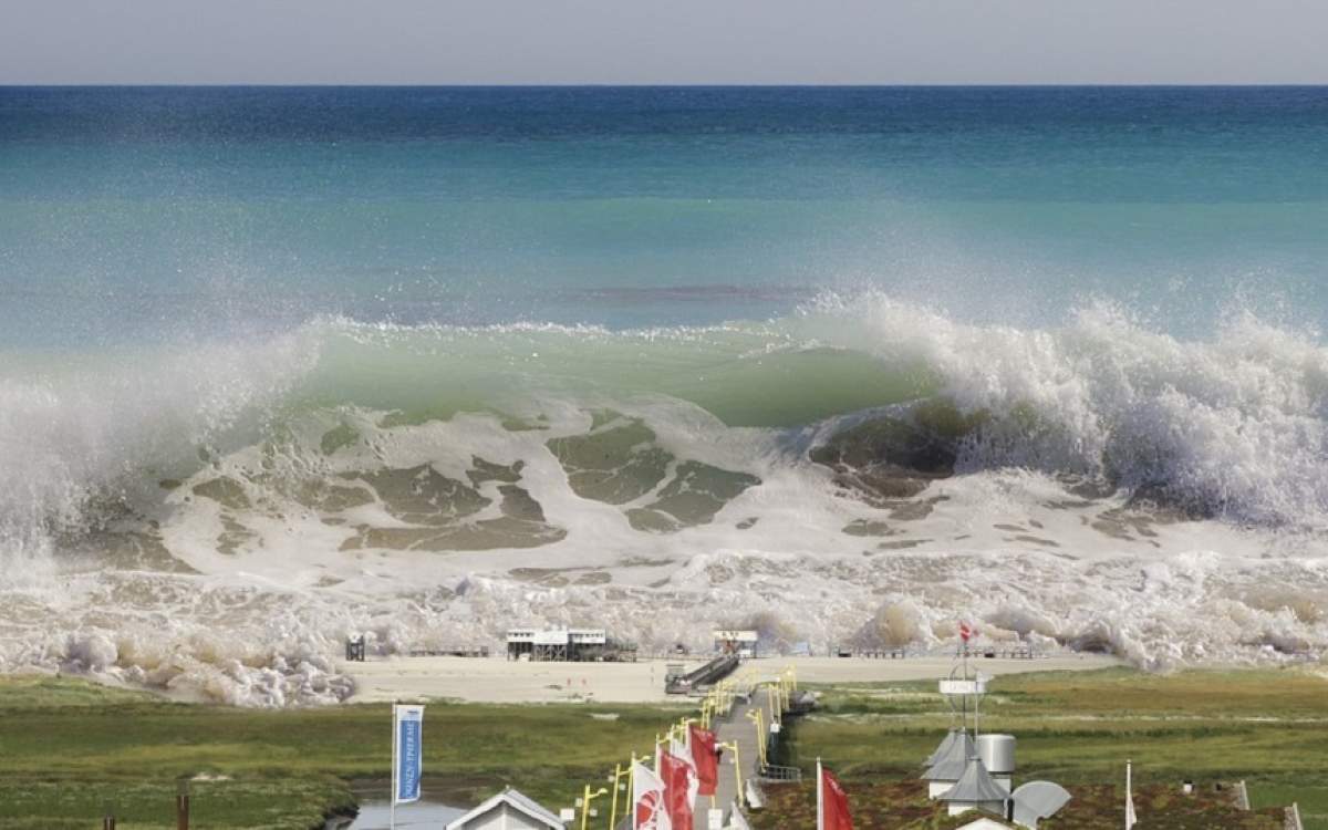 Anunţ îngrijorător! Posibilităţi de tsunami în Marea Neagră