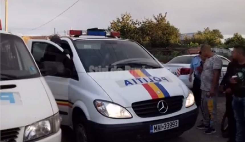 VIDEO / Scandal cu bâte și săbii, în Buzău. A fost măcel între două familii rivale