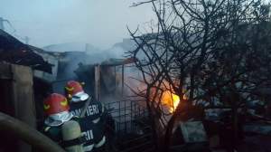 Incendiu devastator lângă Bucureşti! Există cel puţin o victimă