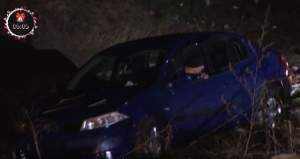 VIDEO / La un pas de tragedie de Revelion. Două tinere au plonjat cu mașina în lac. Cauza accidentului este incredibilă